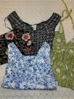 Source Unknown Multi-Print Women's Tank Tops — Blue, Black, Green Floral Mix